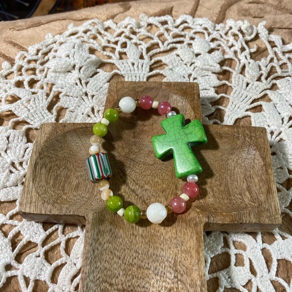 Hand crafted stretch beads bracelet. - Picture 9 of 15